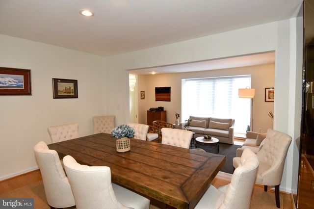 $1,400,000 | 6114 Goldtree Way, Bethesda, MD 20817