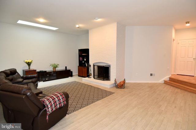 $1,400,000 | 6114 Goldtree Way, Bethesda, MD 20817