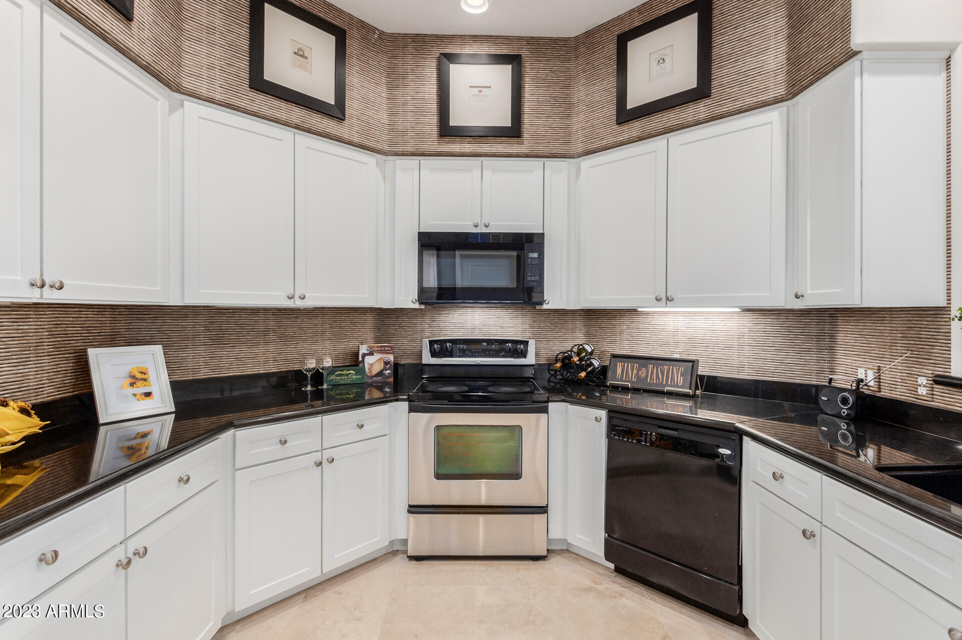 2989 North 44th Street, Unit 3006 Phoenix, AZ 85018 - Photo 4 of 51 Beautiful Kitchen