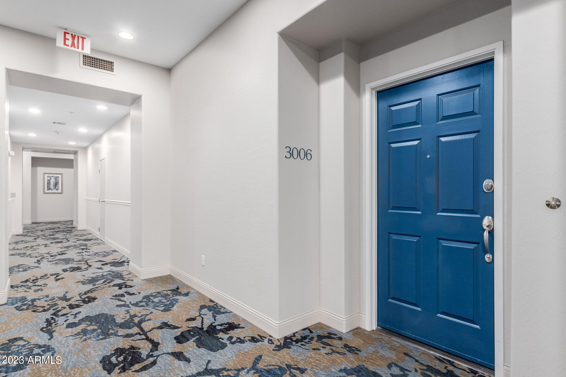 2989 North 44th Street, Unit 3006 Phoenix, AZ 85018 - Photo 9 of 51 Come On In