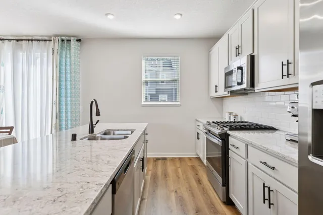 $459,000 | 2867 Lexington Place North, Roseville, MN 55113