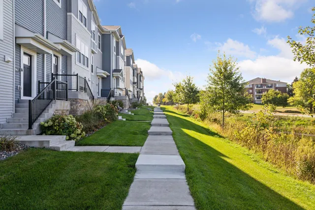 $459,000 | 2867 Lexington Place North, Roseville, MN 55113