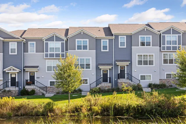 $459,000 | 2867 Lexington Place North, Roseville, MN 55113