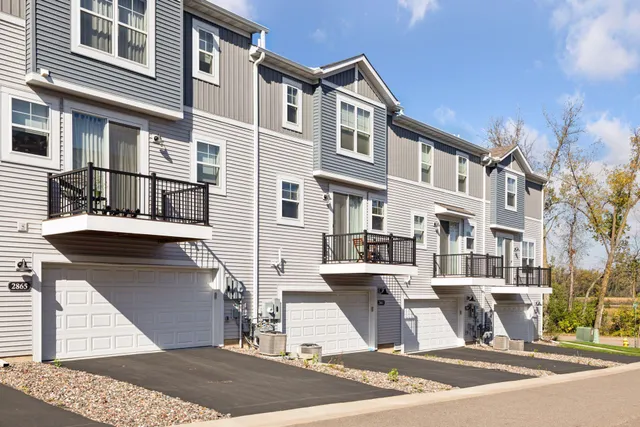 $459,000 | 2867 Lexington Place North, Roseville, MN 55113