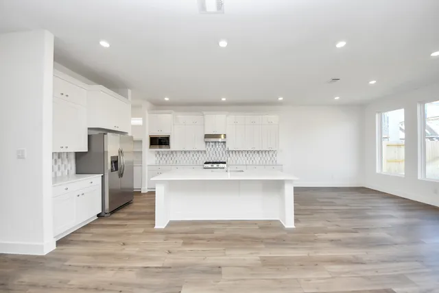 $3,800 | 31046 Vintage Crk Lane, Fulshear, TX 77441