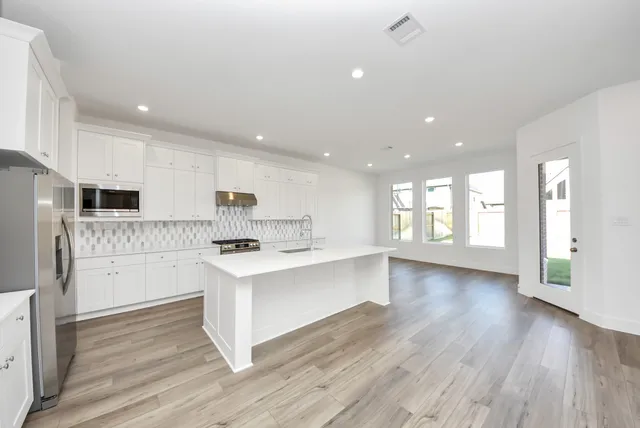 $3,800 | 31046 Vintage Crk Lane, Fulshear, TX 77441