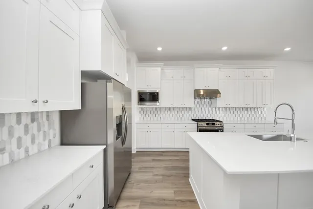 $3,800 | 31046 Vintage Crk Lane, Fulshear, TX 77441