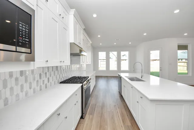 $3,800 | 31046 Vintage Crk Lane, Fulshear, TX 77441