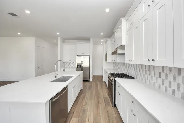 $3,800 | 31046 Vintage Crk Lane, Fulshear, TX 77441