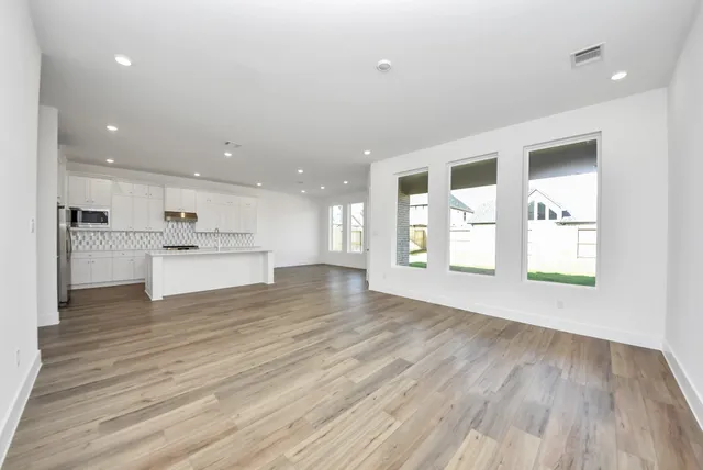 $3,800 | 31046 Vintage Crk Lane, Fulshear, TX 77441