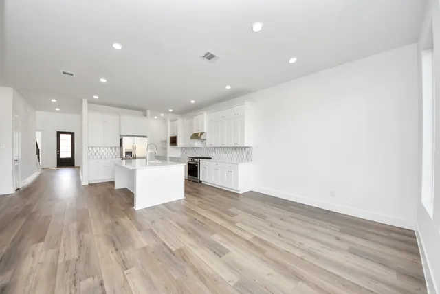 $3,800 | 31046 Vintage Crk Lane, Fulshear, TX 77441