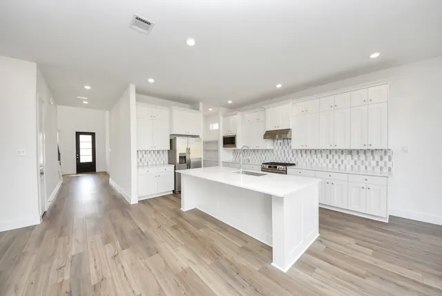 $3,800 | 31046 Vintage Crk Lane, Fulshear, TX 77441