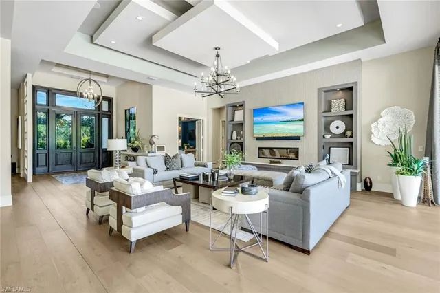 $7,094,000 | 112 Hickory Road, Naples, FL 34108