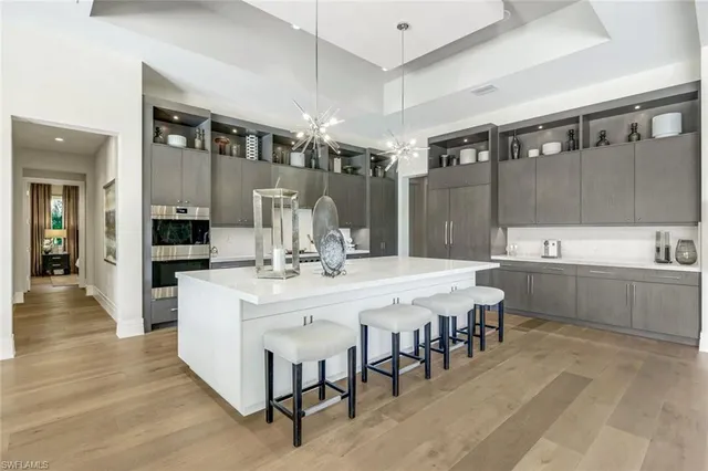 $7,094,000 | 112 Hickory Road, Naples, FL 34108