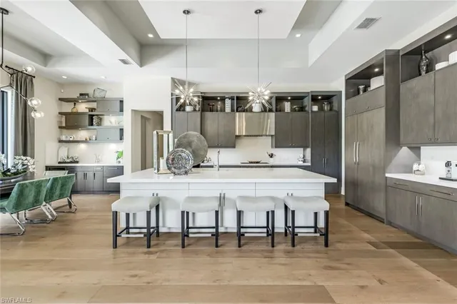 $7,094,000 | 112 Hickory Road, Naples, FL 34108