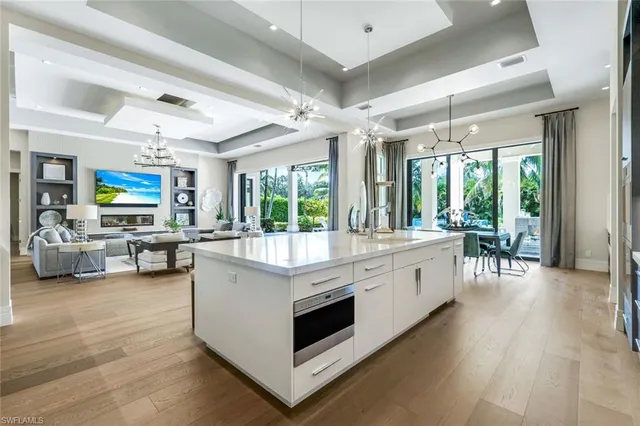 $7,094,000 | 112 Hickory Road, Naples, FL 34108