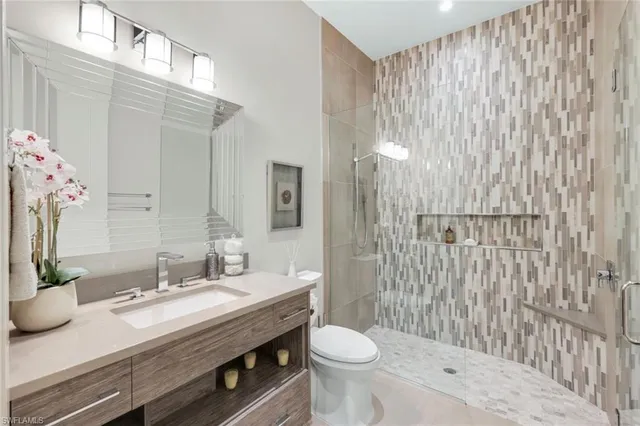 $7,094,000 | 112 Hickory Road, Naples, FL 34108