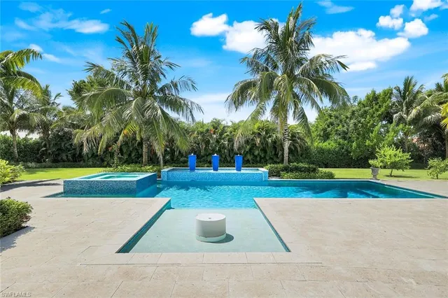 $7,094,000 | 112 Hickory Road, Naples, FL 34108