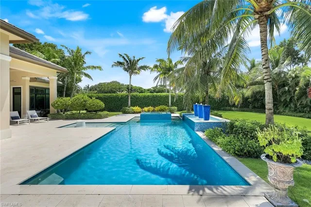 $7,094,000 | 112 Hickory Road, Naples, FL 34108