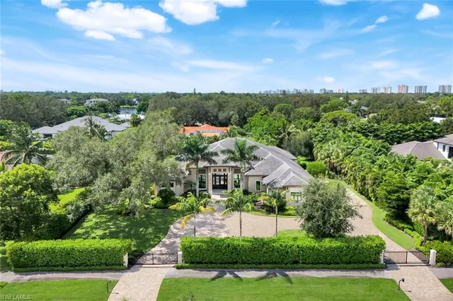 $7,094,000 | 112 Hickory Road, Naples, FL 34108