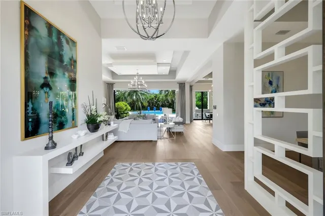 $7,094,000 | 112 Hickory Road, Naples, FL 34108