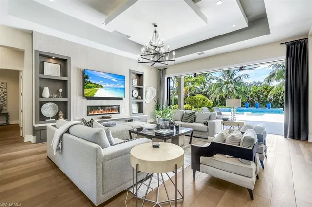 $7,094,000 | 112 Hickory Road, Naples, FL 34108