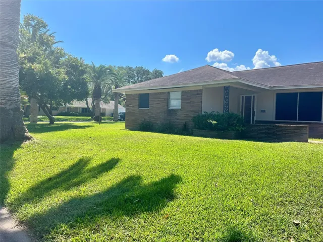 $1,800 | 2005 2nd Street North, Texas City, TX 77590