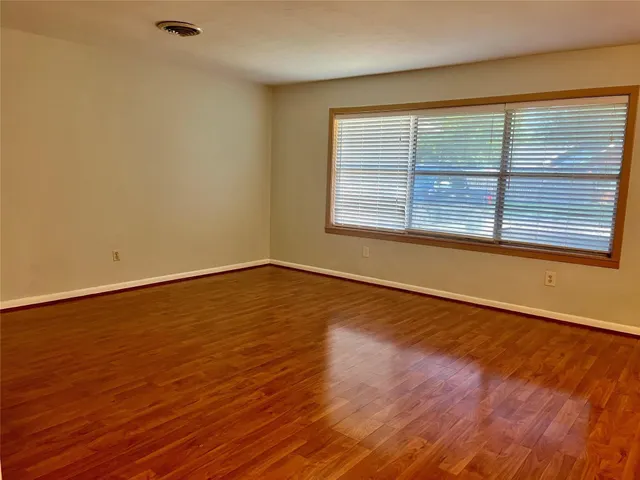 $1,800 | 2005 2nd Street North, Texas City, TX 77590