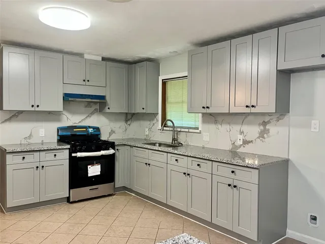 $1,800 | 2005 2nd Street North, Texas City, TX 77590