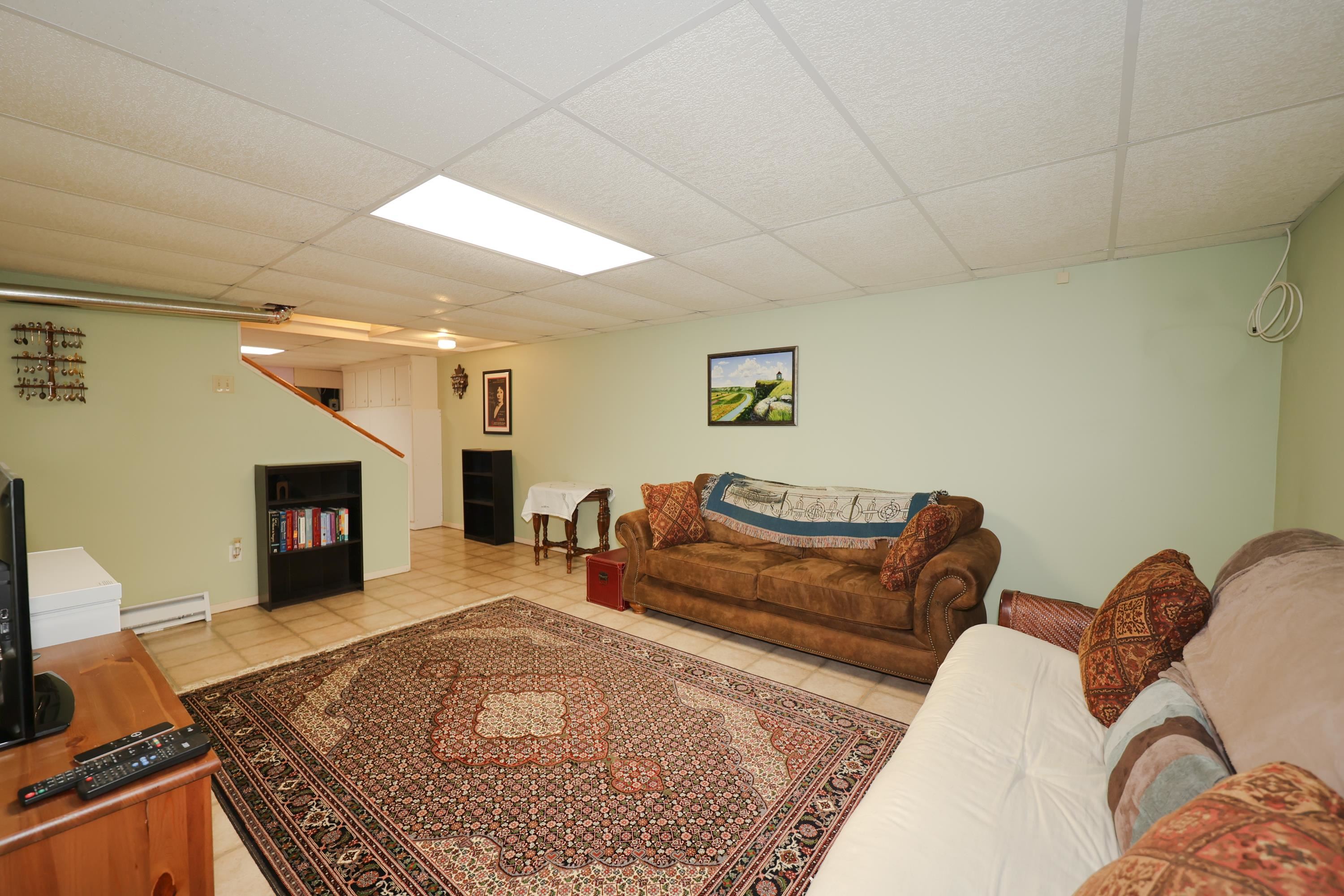 44 Stowell Road Bedford, NH 03110 - Photo 27 of 38