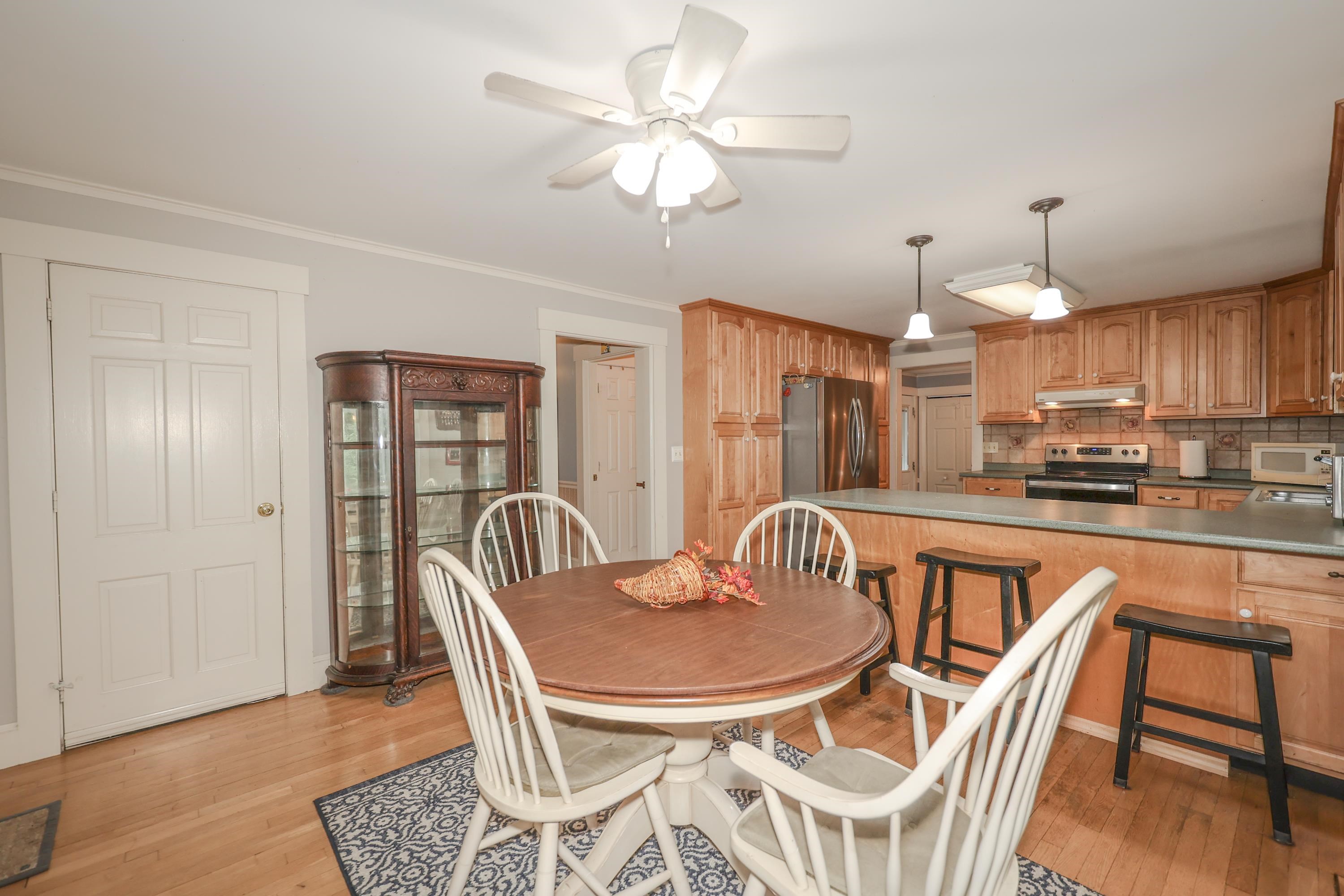 44 Stowell Road Bedford, NH 03110 - Photo 3 of 38