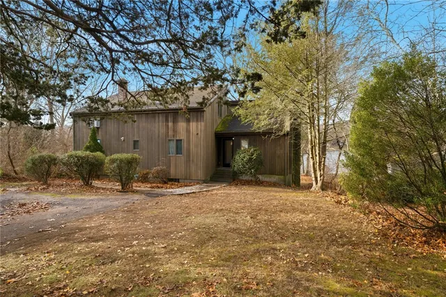 $1,199,000 | 4 Lakeside Drive, Narragansett, RI 02882