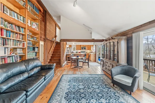 $1,199,000 | 4 Lakeside Drive, Narragansett, RI 02882