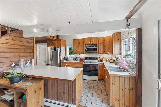 $1,199,000 | 4 Lakeside Drive, Narragansett, RI 02882