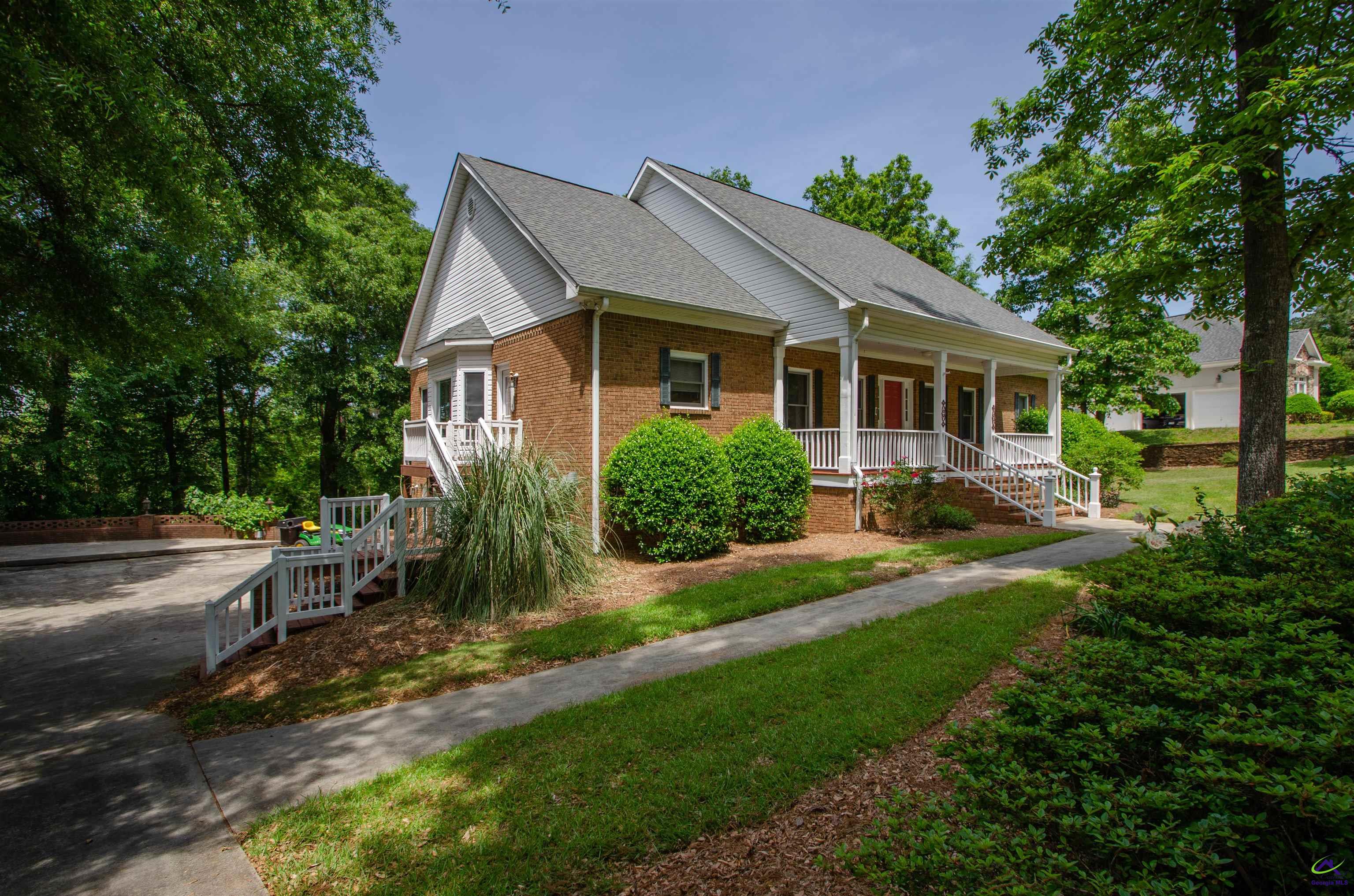 110 Holly Drive Warner Robins, GA 31088 - Photo 2 of 80
