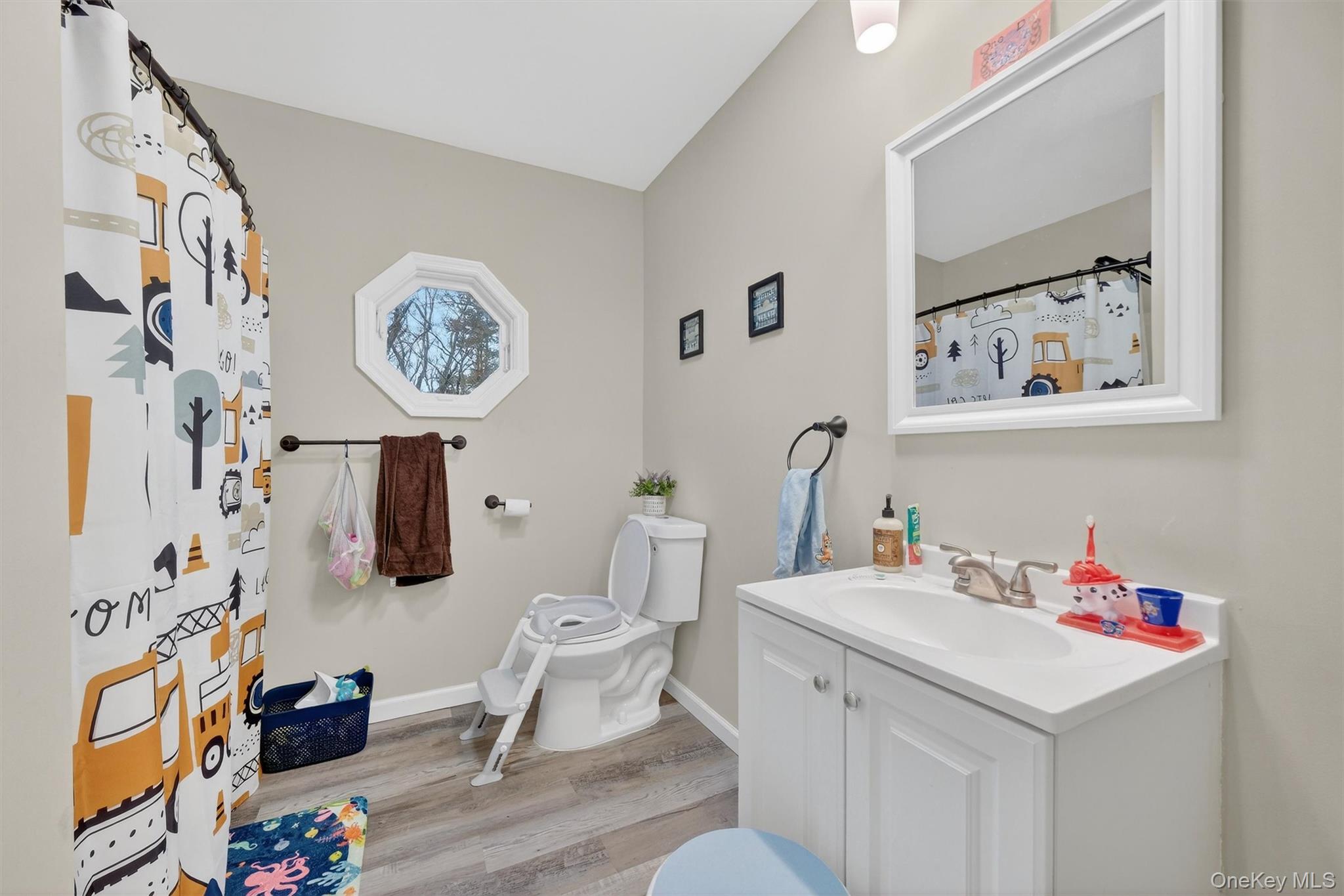 107 Marshall Road Salt Point, NY 12578 - Photo 20 of 26 a very nice looking room with a table and a chair