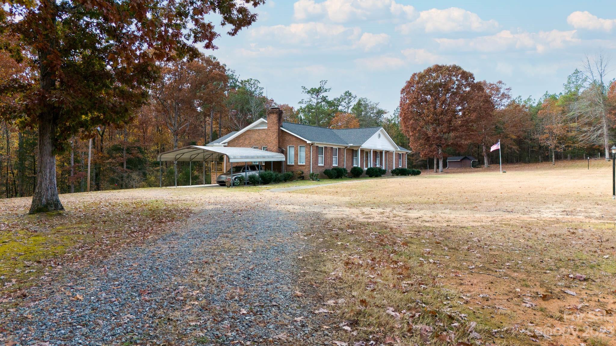 4861 Hunter Road Richburg, SC 29729 - Photo 4 of 33 Gallery Image 4