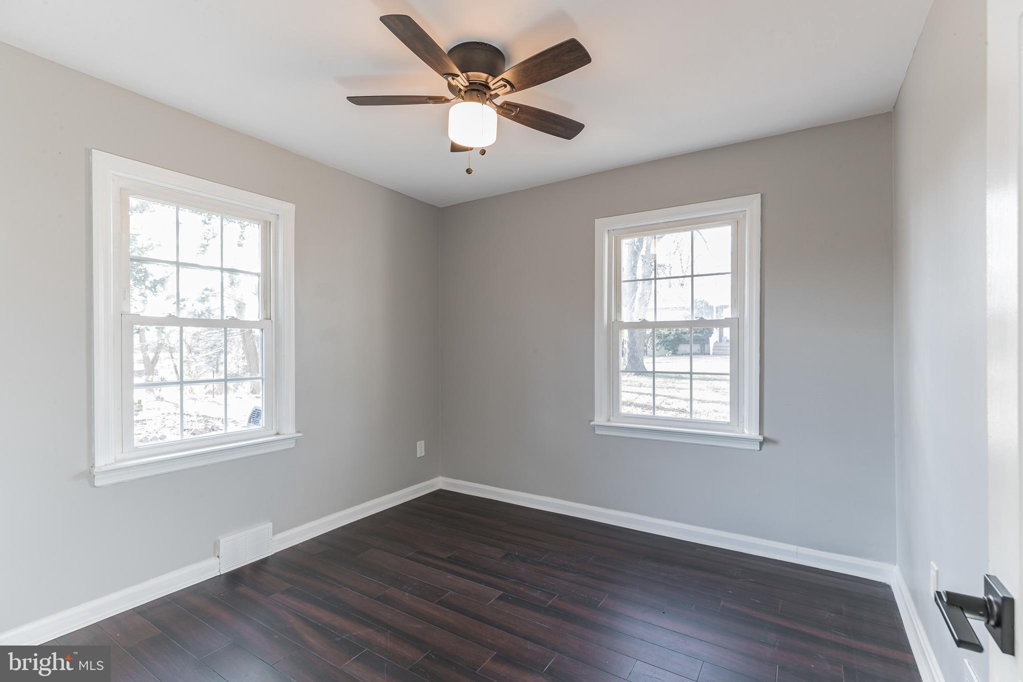 219 West Knowlton Road Aston, PA 19014 - Photo 11 of 34