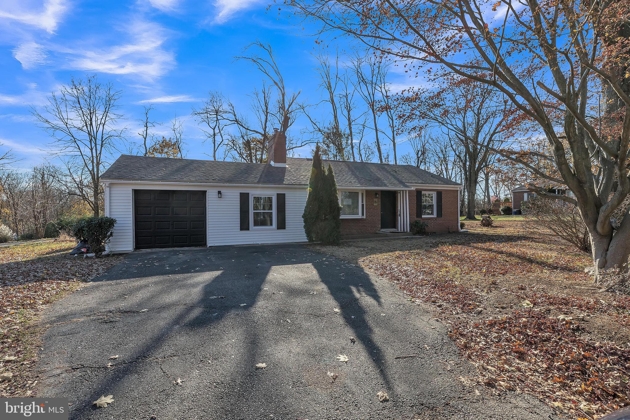 219 West Knowlton Road Aston, PA 19014 - Photo 2 of 34