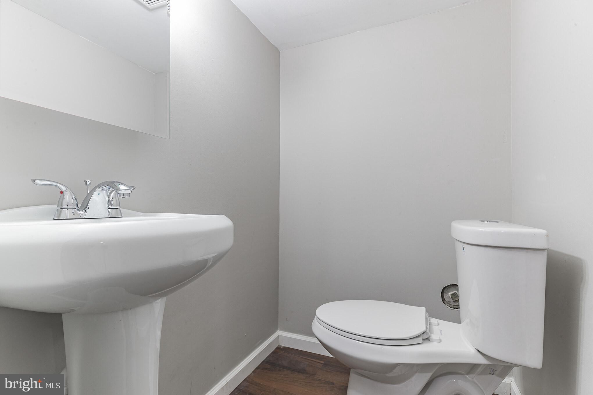 219 West Knowlton Road Aston, PA 19014 - Photo 27 of 34