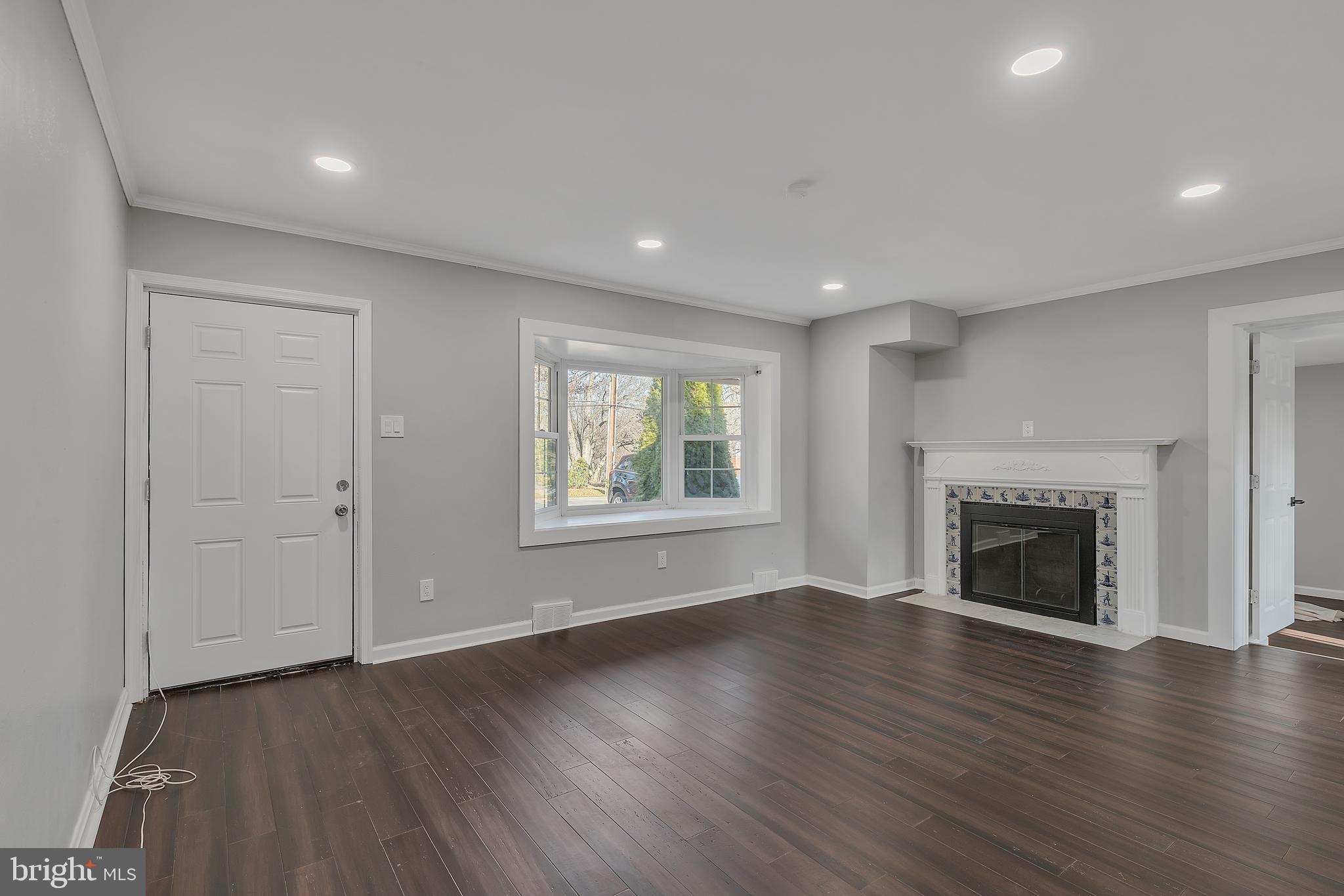 219 West Knowlton Road Aston, PA 19014 - Photo 3 of 34
