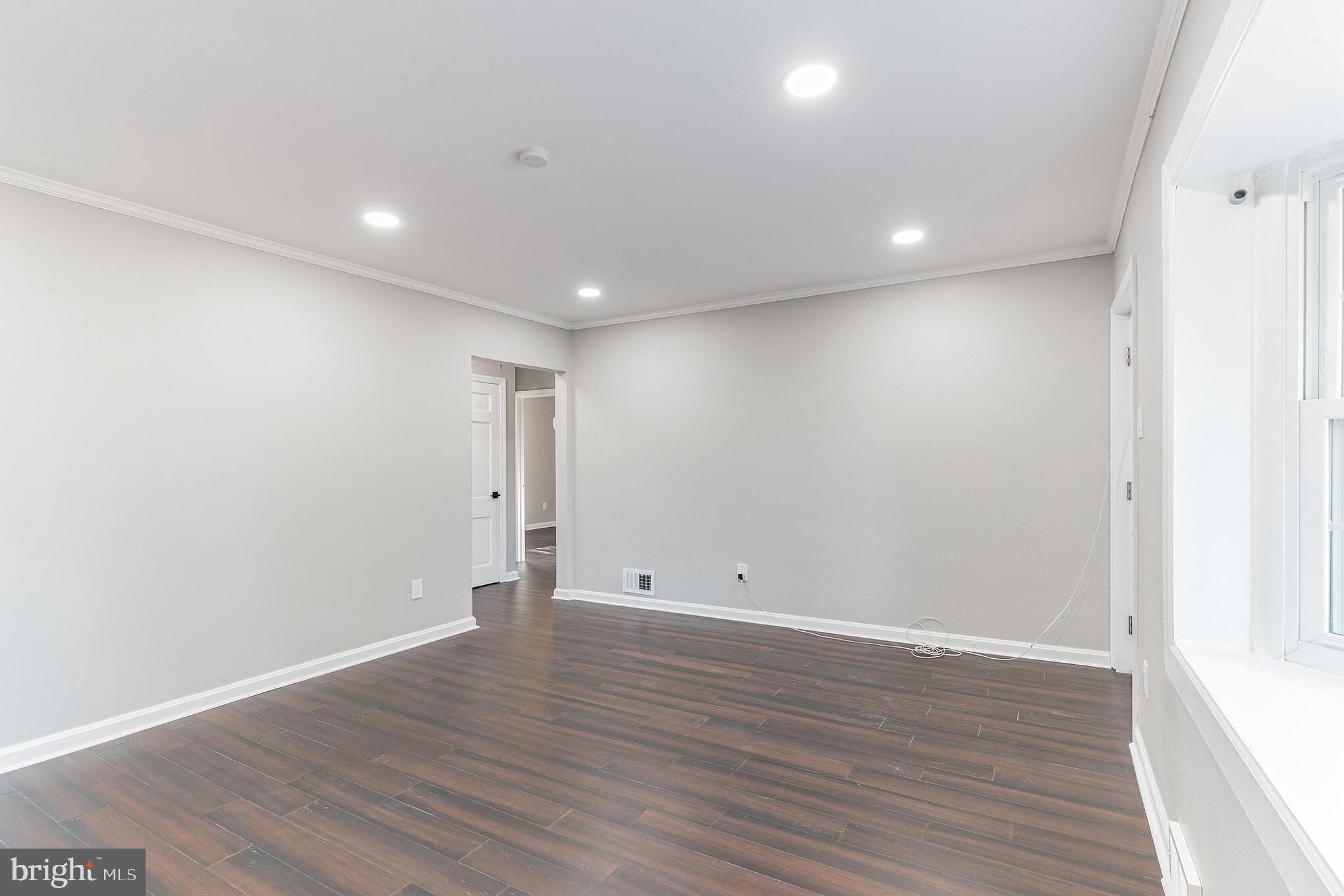 219 West Knowlton Road Aston, PA 19014 - Photo 5 of 34