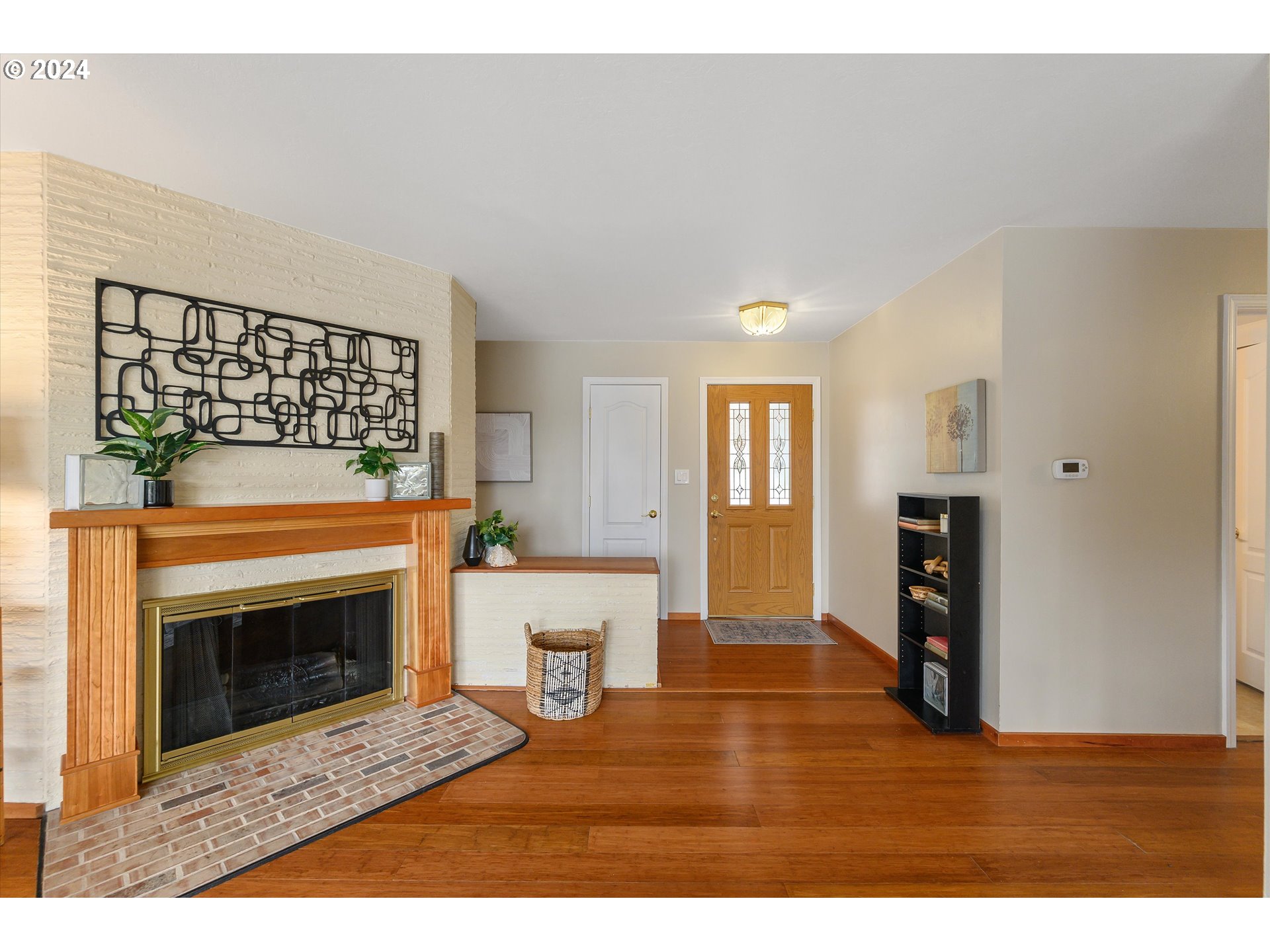 2505 Southwest 83rd Avenue Portland, OR 97225 - Photo 2 of 47 Entrance/Foyer