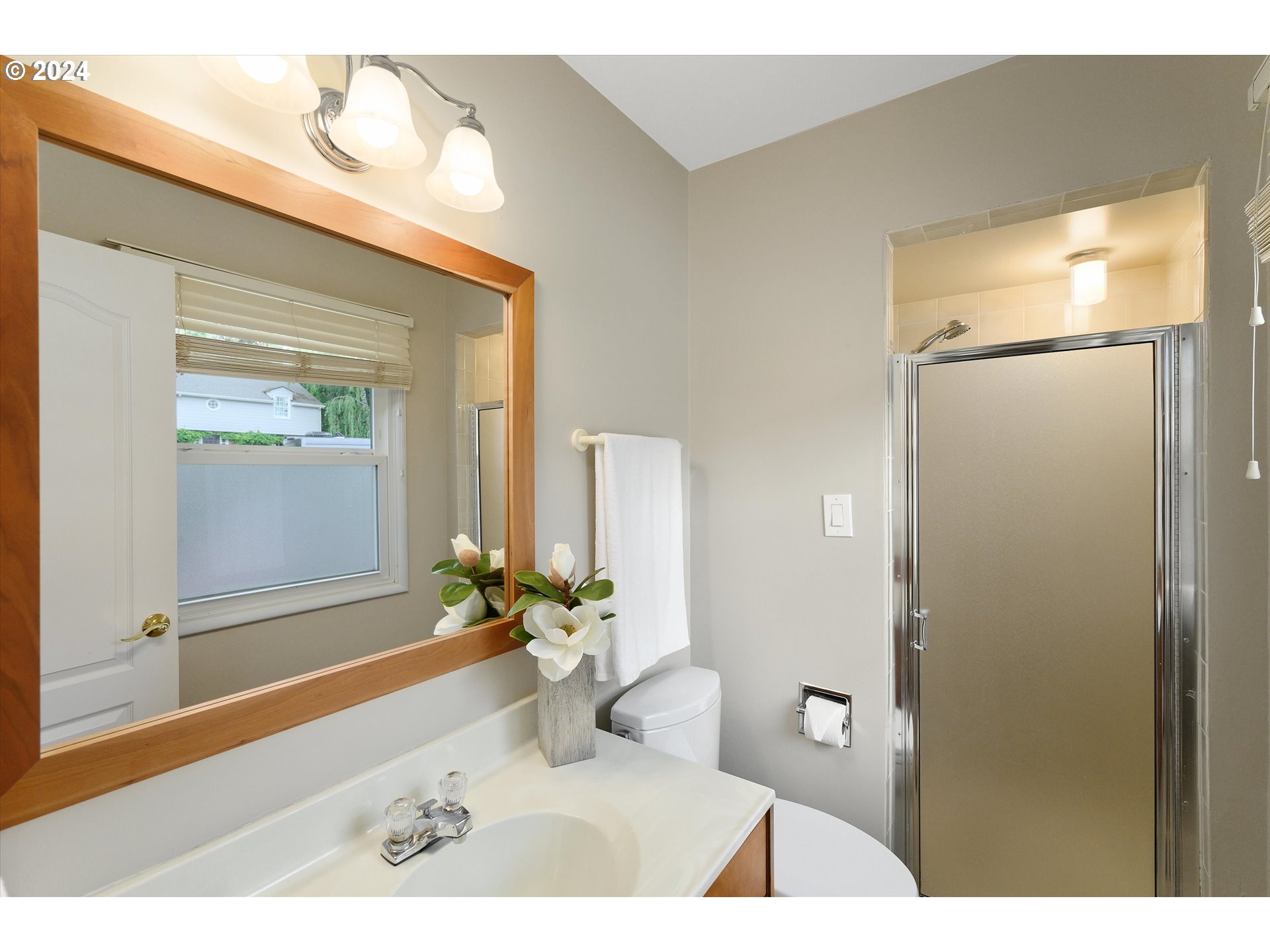 2505 Southwest 83rd Avenue Portland, OR 97225 - Photo 21 of 47 Bathroom