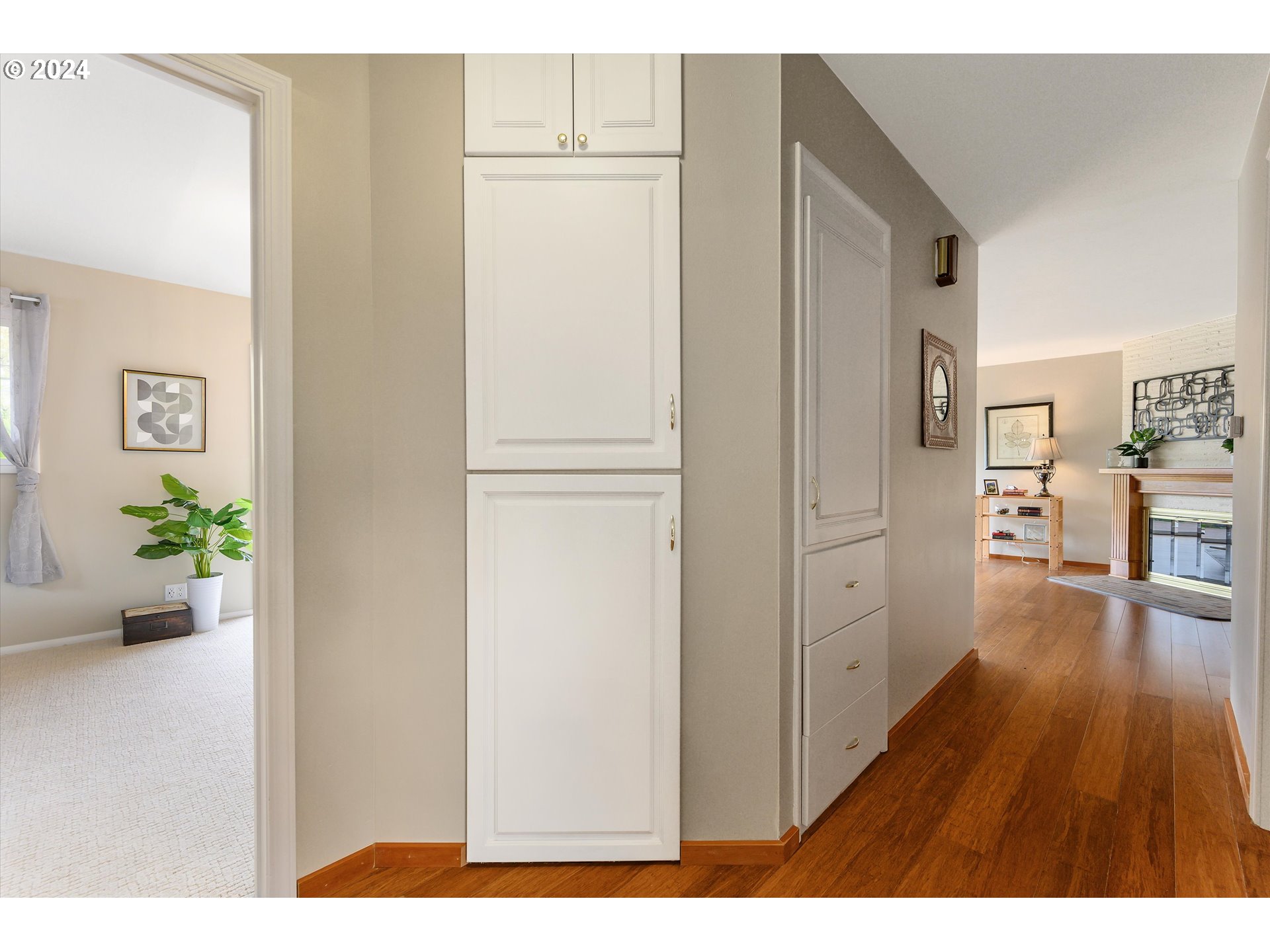 2505 Southwest 83rd Avenue Portland, OR 97225 - Photo 22 of 47 Hallway