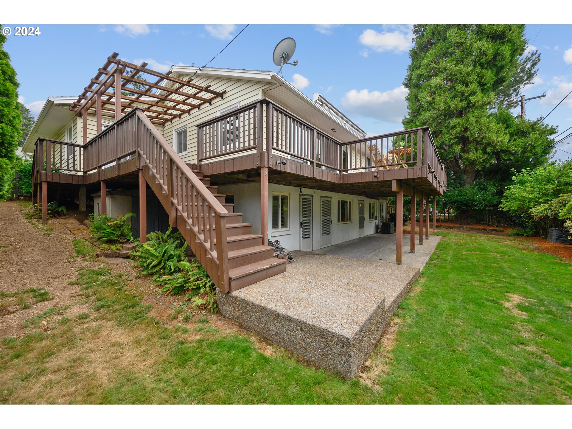 2505 Southwest 83rd Avenue Portland, OR 97225 - Photo 43 of 47 Deck