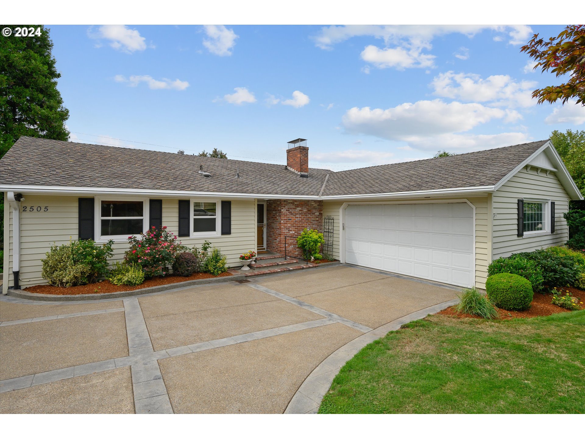 2505 Southwest 83rd Avenue Portland, OR 97225 - Photo 47 of 47 Driveway
