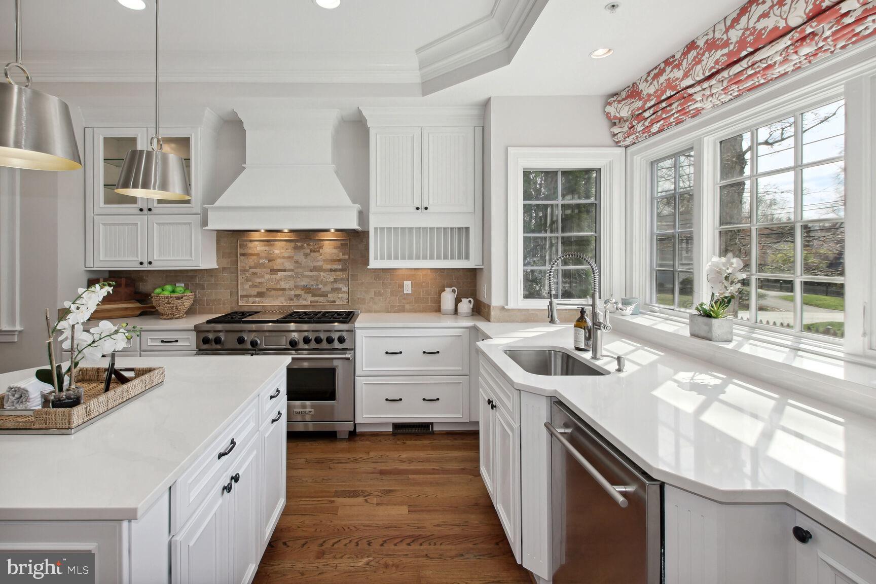 8220 Custer Road Bethesda, MD 20817 - Photo 17 of 46