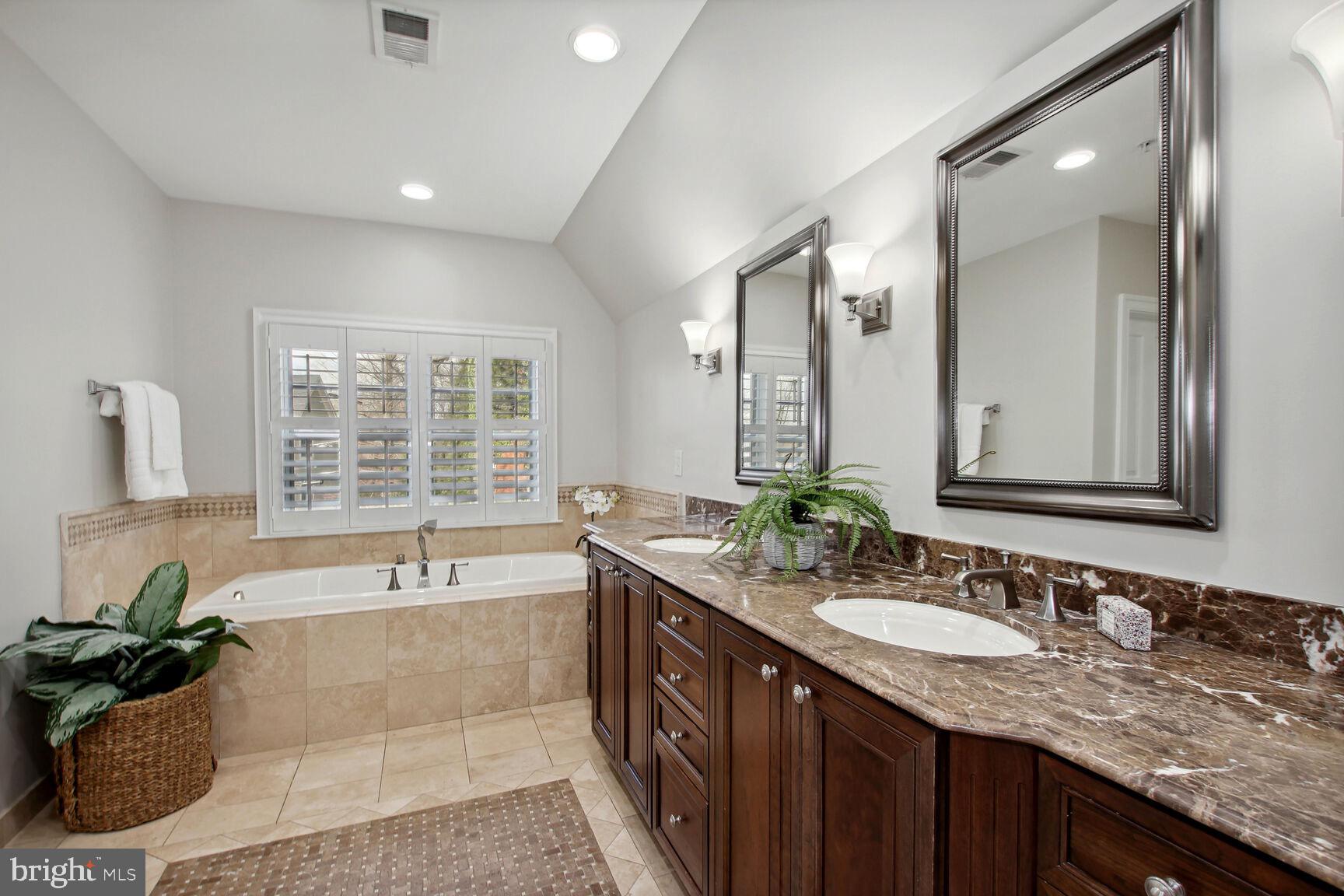 8220 Custer Road Bethesda, MD 20817 - Photo 29 of 46