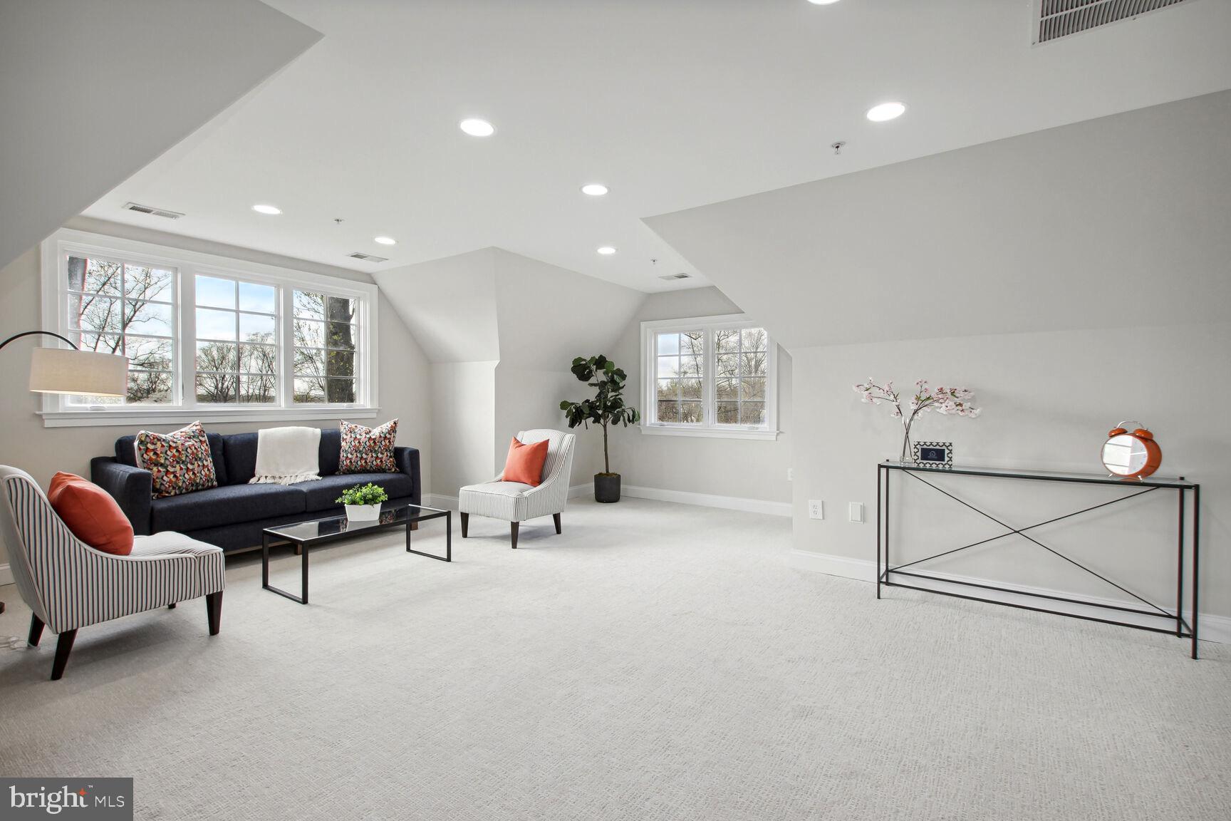 8220 Custer Road Bethesda, MD 20817 - Photo 37 of 46